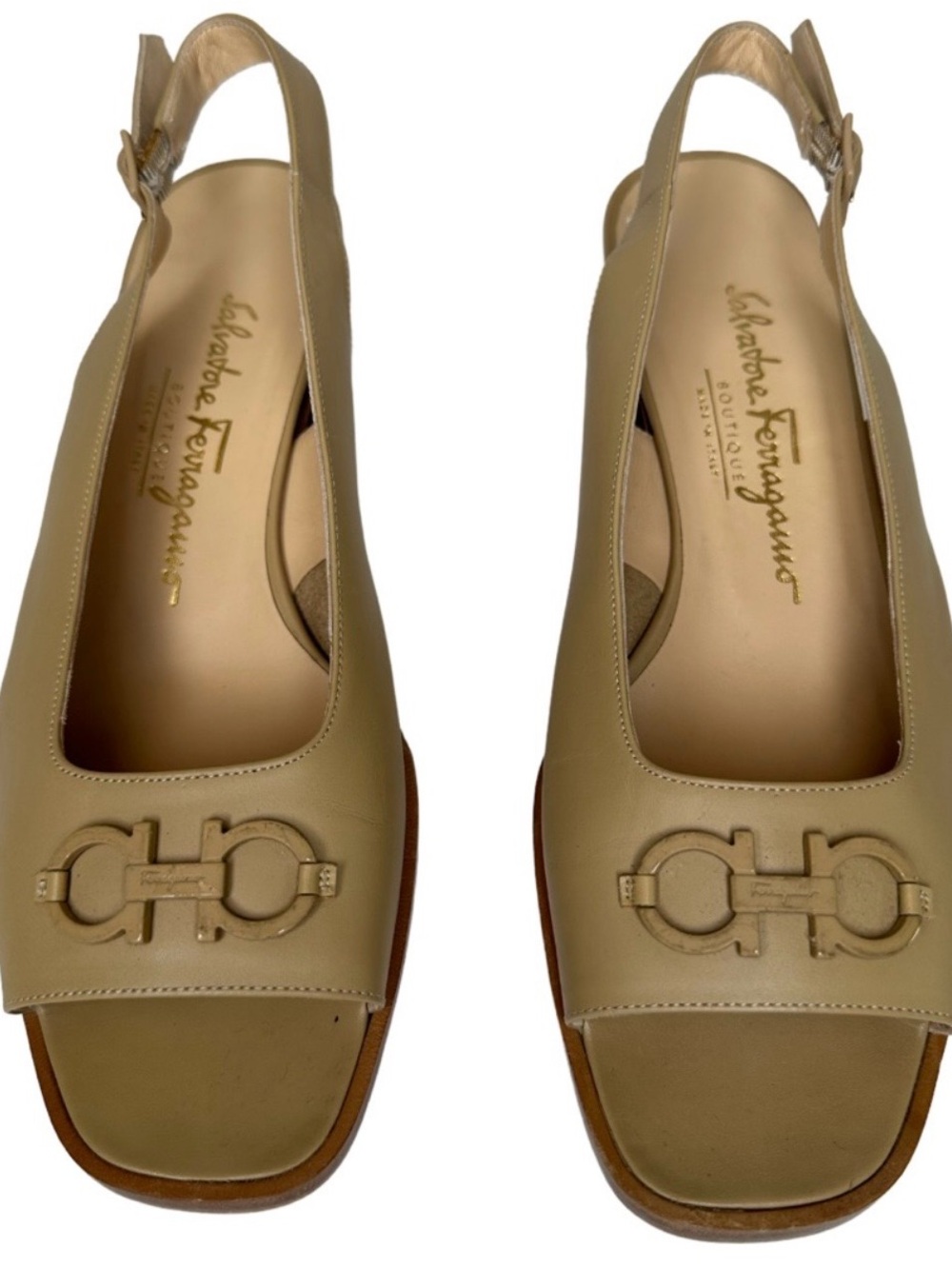 Salvatore Ferragamo Beige Leather sandals